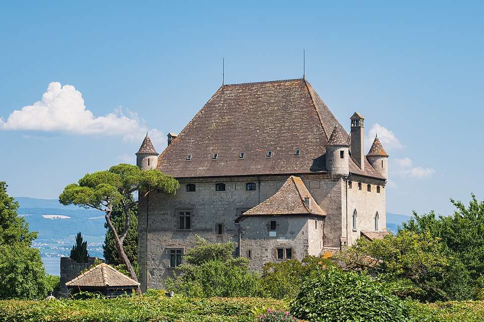 The château at Yvoire from the gardens